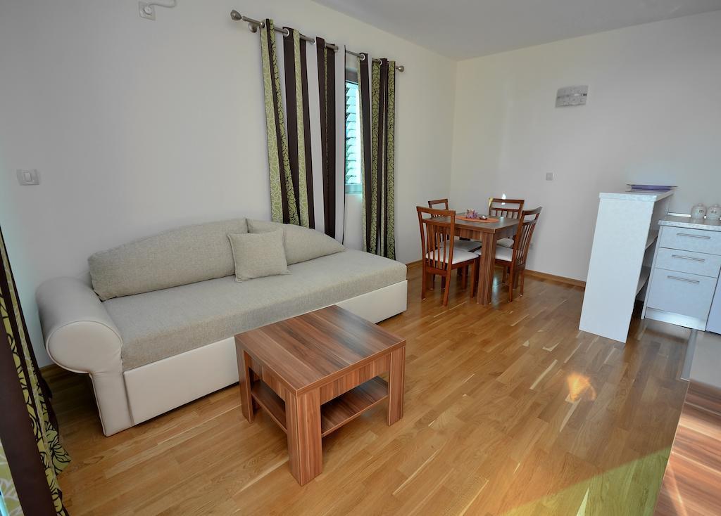 Apartments Rafailovic Ljubo ราไฟโลวีซี ภายนอก รูปภาพ